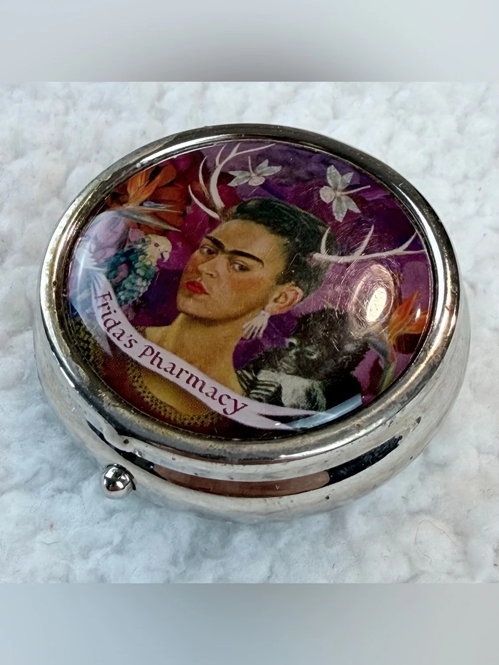 FRIDA KAHLO • “Frida’s Pharmacy” Compact Round Pill Case, OS